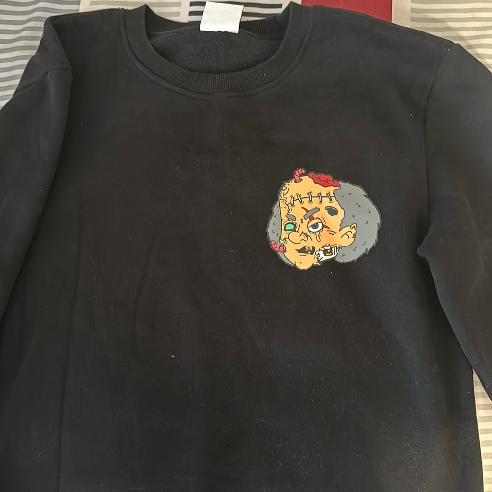 Men Black Tulones Crewneck